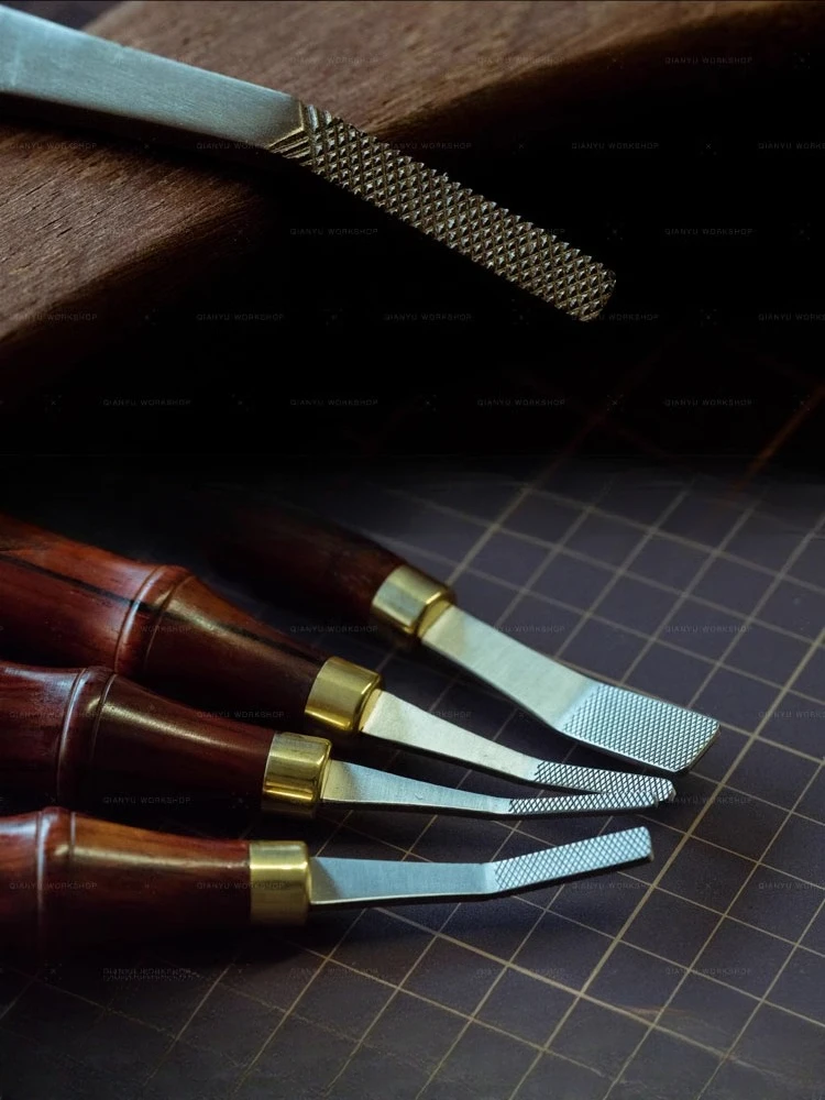 Leatherwork Awl - 3/4/5/10mm Size Diamond Pattern Leather Surface