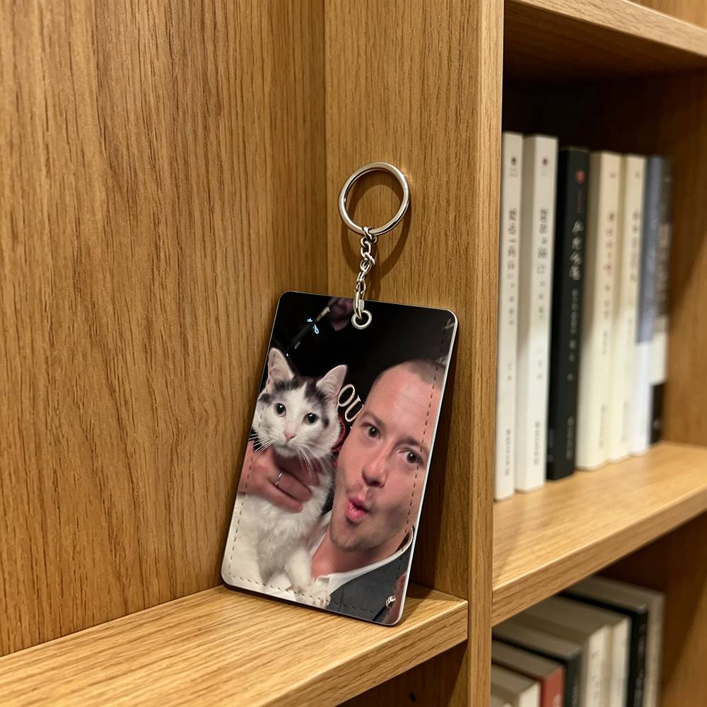 actor J-Joseph Quinn Cat Badge - Leatherwork Keychain ulasan dan harga